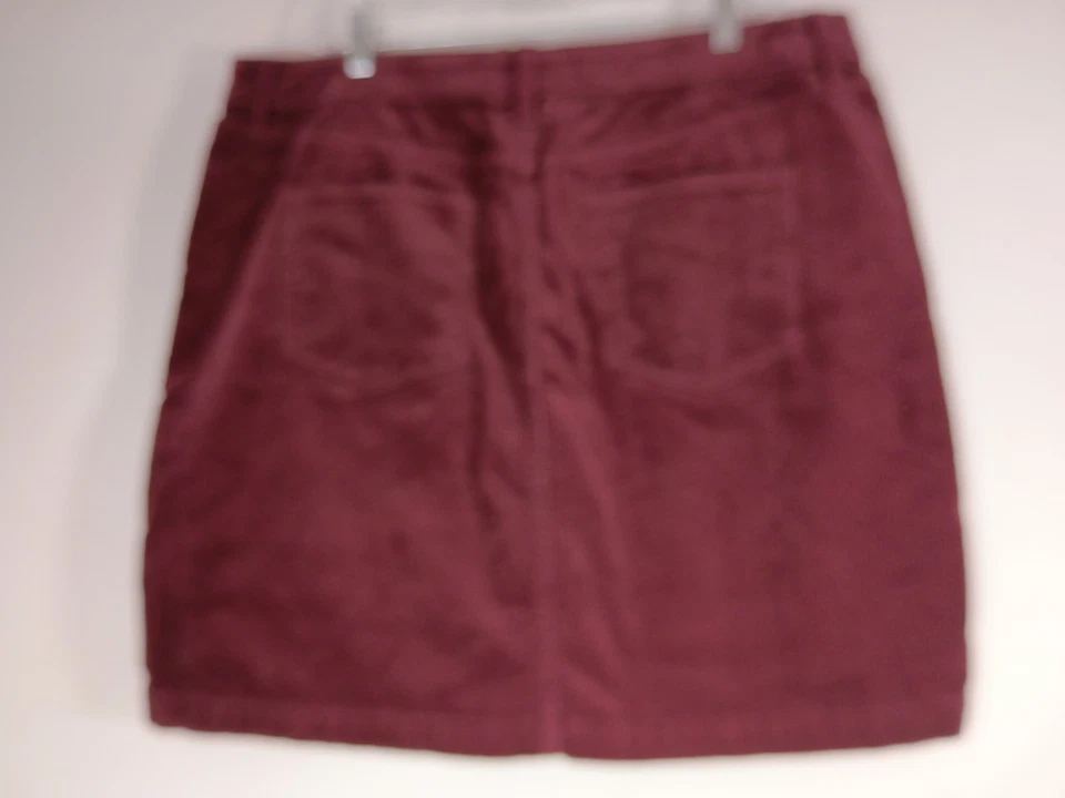 Бордовая вельветовая юбка-карандаш на пуговицах размер 16 длина до колена опрятная школьница - Изображение 4 из 4