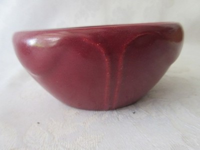 Bybee ?  Pottery  Ribbed  Cranberry Maroon 5'' Wide by 2.25'' Tall Marked B2, MINT
