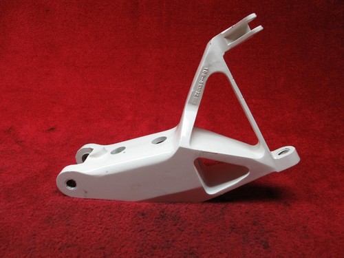 Beechcraft 76 Duchess RH Main Landing Gear Housing PN 169-810032
