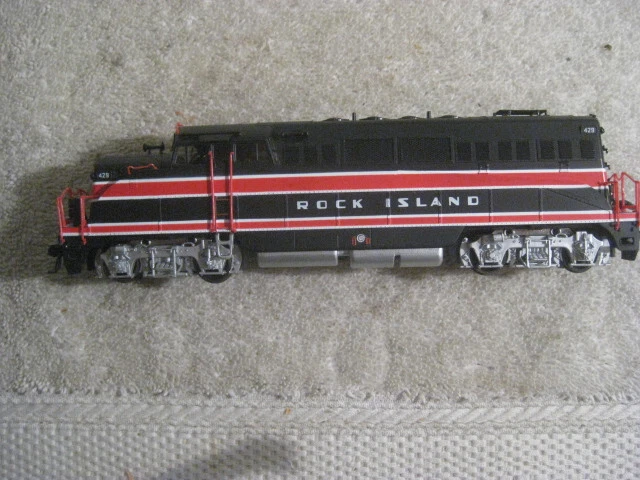 HO Scale Life Like  Proto 2000 BL2 Rock Island diesel Locomotive no 429 TESTED - Image 3 of 4