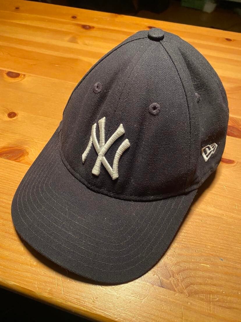 New York Yankees New Era 9Forty Black Strapback Adjustable Hat