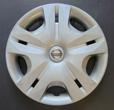 One Wheel Cover Hubcap 2010-2012 Nissan Versa 15" Silver # 53083 Used
