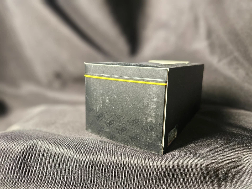 ixo 1963 雪佛兰 Corvette Stingray 1: 43 比例 Inv. #3812 — 第 3/4 张图片