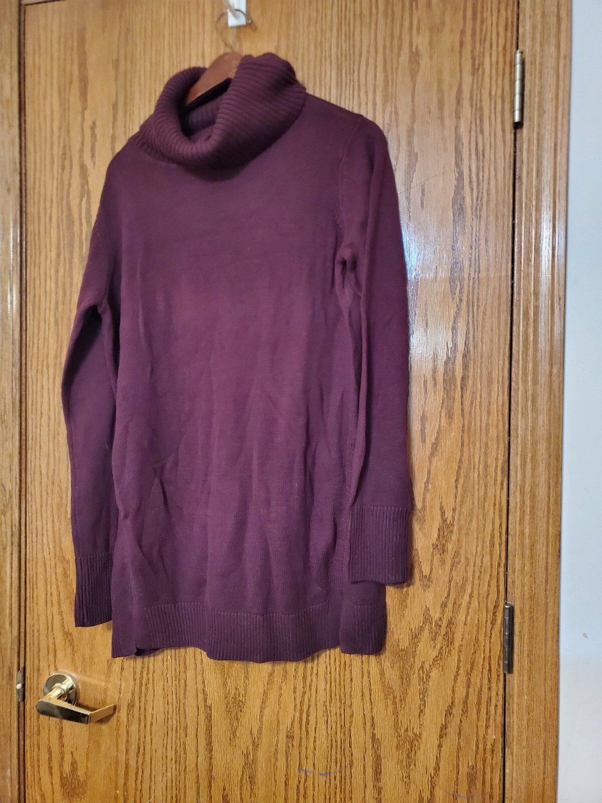 HALSTON Long Sleeve Turtleneck Sweater 