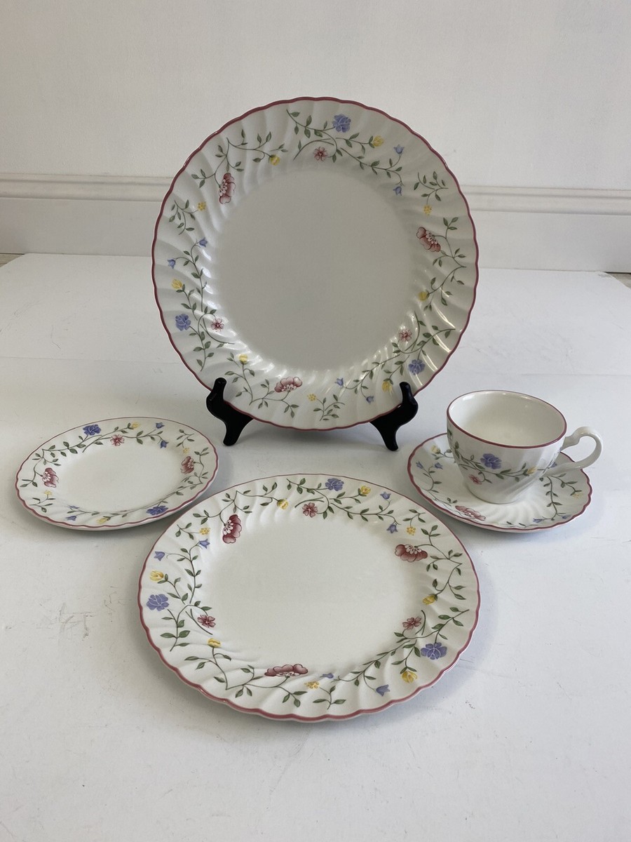 Vintage Chintz Creamer Du Berry (RB) Vintage Chintz Creamer Du Berry (RB)