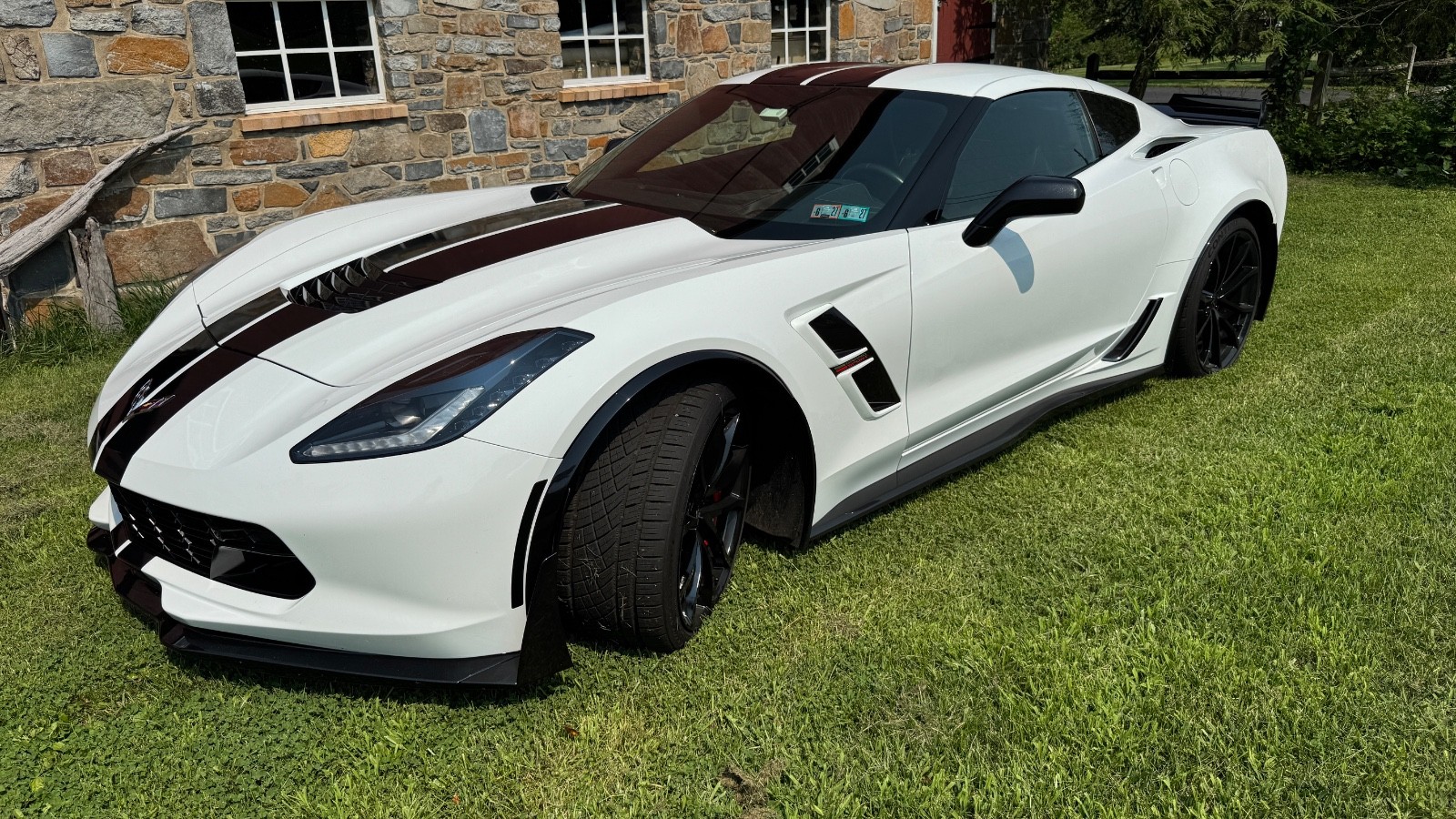 2018 White Chevrolet Corvette   | C7 Corvette Photo 3