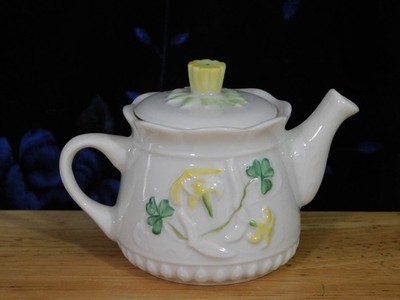 Vint 3'' Miniature Mini Tea Pot, Belleek Ireland, Four Seasons Spring Shamrock
