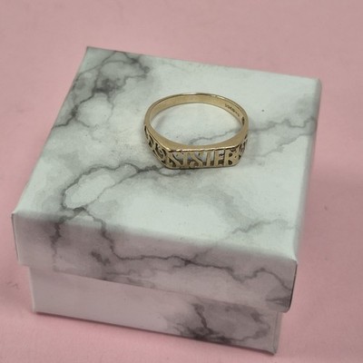 9ct Yellow Gold Sister Signet Ring Fretwork Scroll Sides Hallmarked Band Uk Q