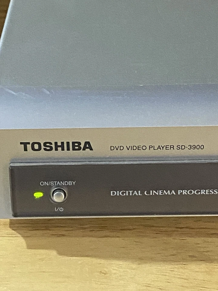 Toshiba SD-3900U DVD Video Player with Remote Tested Very Good cond - Image 2 of 4