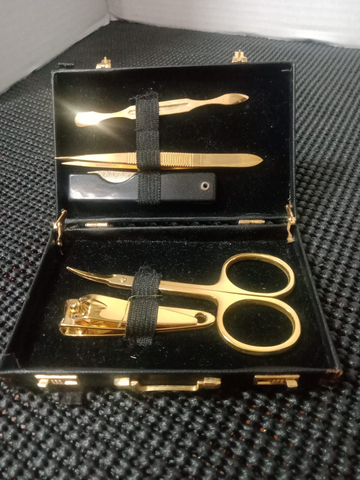 Mohican North Star Casino Bingo Manicure Set Gold Color EBay mohican-north-star-casino-bingo-manicure-set-gold-color-ebay