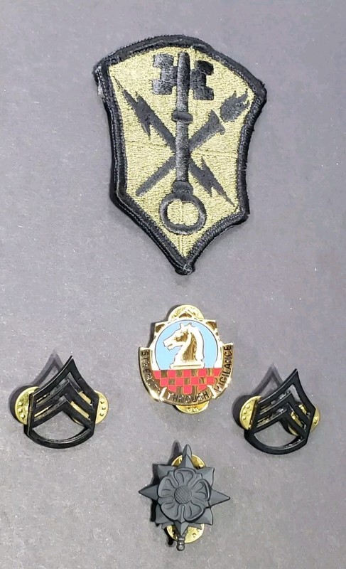 U.S. Army 902nd MI Group Patch, DUI w/ Staff Sergeant E-6 Rank & MI Crest  1990s
