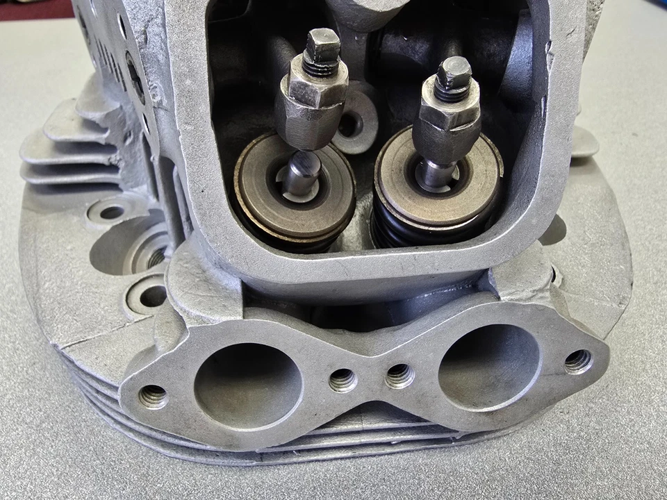 EXCELENTE CULATA NORTON 750 COMMANDO ORIGINAL RECONSTRUIDA Foto 3 de 4