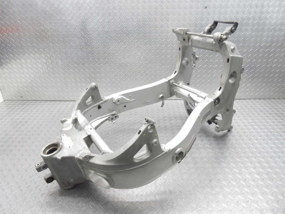 2006 01-07 Suzuki Gsxr1300 Hayabusa Busa Main Frame Chassis