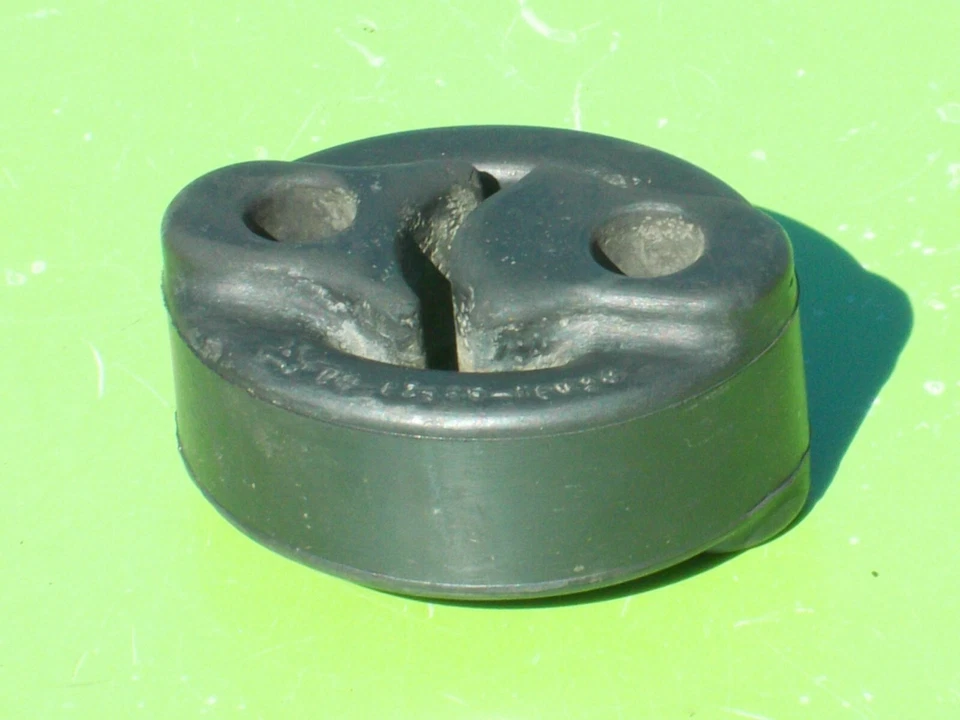 TOYOTA CELICA 91-93 TUBO DE ESCAPE MONTAJE SUSPENSIÓN GOMA 17565-15020 OEM TERCEL Foto 4 de 4