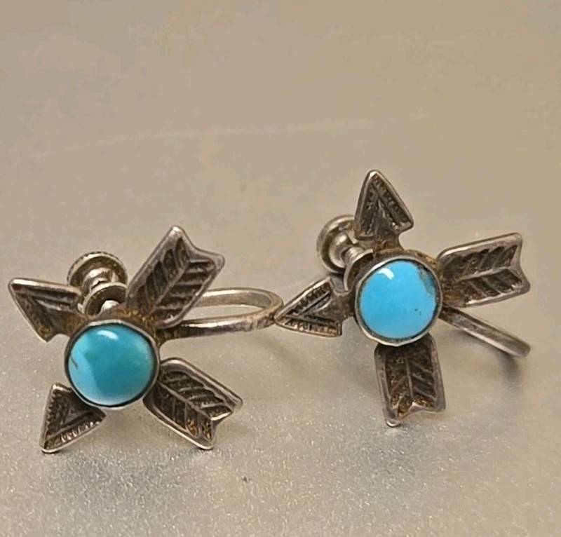 FRED HARVEY Era Sterling Stampwork Cross Arrow Turquoise Screwback Earrings L19