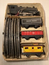 MARX O GAUGE UNION PACIFIC WIND UP TIN LITHO TRAIN SET with KEY