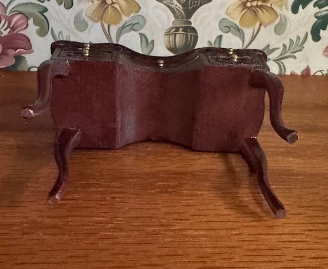 Escritorio miniatura vintage para casa de muñecas Bespaq 6 cajones y tapa enrollable escala 1:12 Foto 4 de 4