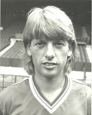 Jesper Olsen - MANCHESTER UNITED - 5 x 4  Original Press Photograph