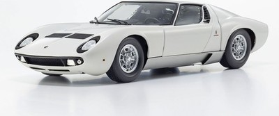 Lamborghini Miura P 400 White/Silver in 1:18 scale by Kyosho Diecast Models
