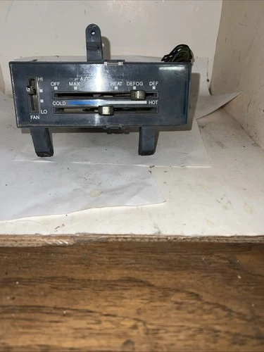 84 CHEVY Pick Up Truck CLIMATE CONTROL HEATER CONTROLS HVAC VENT AC HEAT AIR