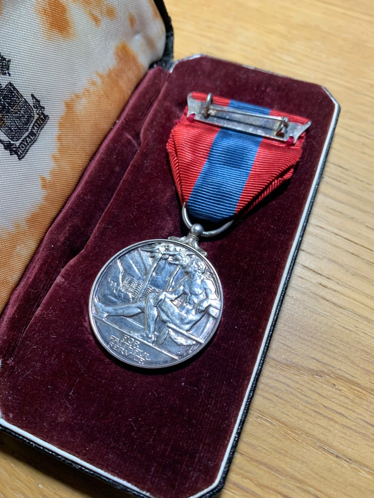 stunning-and-unusual-i-s-m-to-mm-recipient-essex-regt-and-raf-with