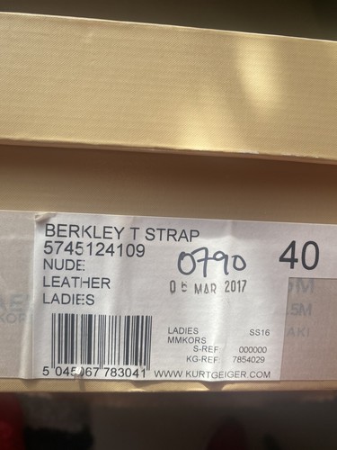 Michael Kors Berkley T Strap Open Toe Nude Sandals Size 9.5M UK 7 - Picture 18 of 19