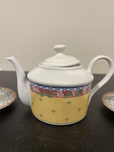1996 SAKURA Ultra Porcelain TRELLIS ROSE TEAPOT & 2 Cups and Saucers Display - Picture 3 of 6