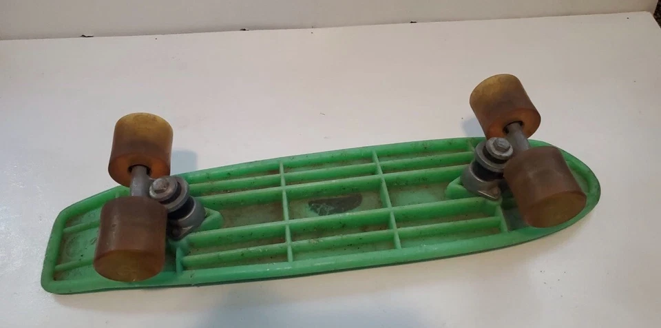 "Patineta de plástico Gentec GT Coyote II 2 años 70 vintage 24"" acera surf" Foto 2 de 3