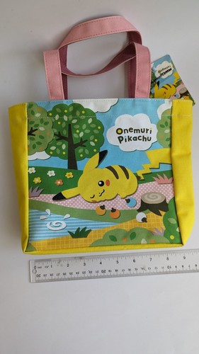 ¡NUEVO CON ETIQUETAS! Mini Bolso de Mano Pokémon Center Japón 2010 Onemuri para Dormir Pikachu RARO - Imagen 11 de 11
