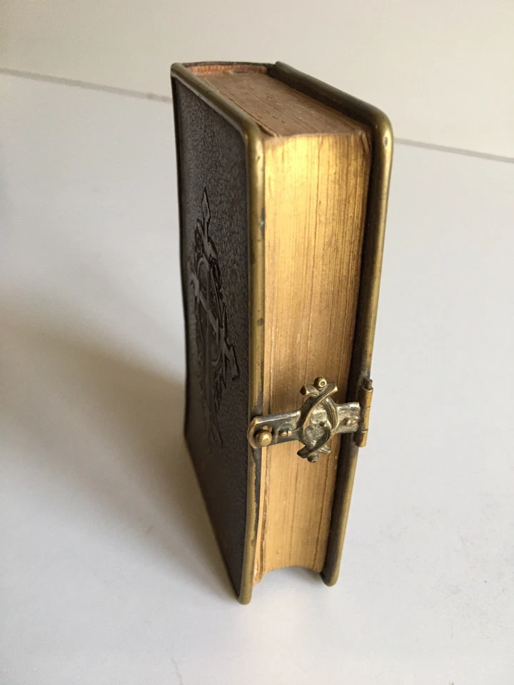 PAROISSIEN ROMAIN reliure cuir au fer N°74 Latin Francais Mame 1874 à fermoir - Photo 3/4