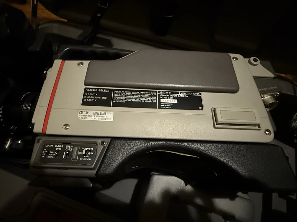 Sony DXC-3000A Video Camera + Carrying Case - Image 4 of 4