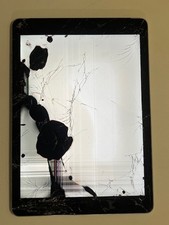 Apple iPad Air 2 64gb Space Gray -Cracked Screen