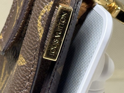 Louis Vuitton Monogram Etui Telephone International M63064 Cell Phone Case - 第 6/19 張圖片