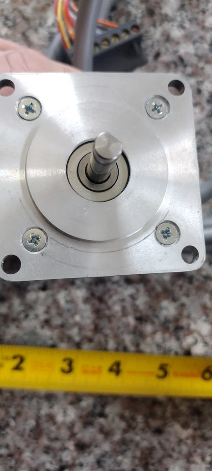 API MOTION HYBRID STEP MOTOR Modell M23-23D-6204AB 4.3 Volt DC 1/4in NEVER USED - Image 4 of 4