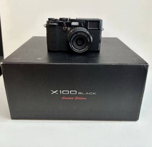 Fujifilm X100 Limited Edition Black In Box No. 04546/10000 - Picture 2 of 16