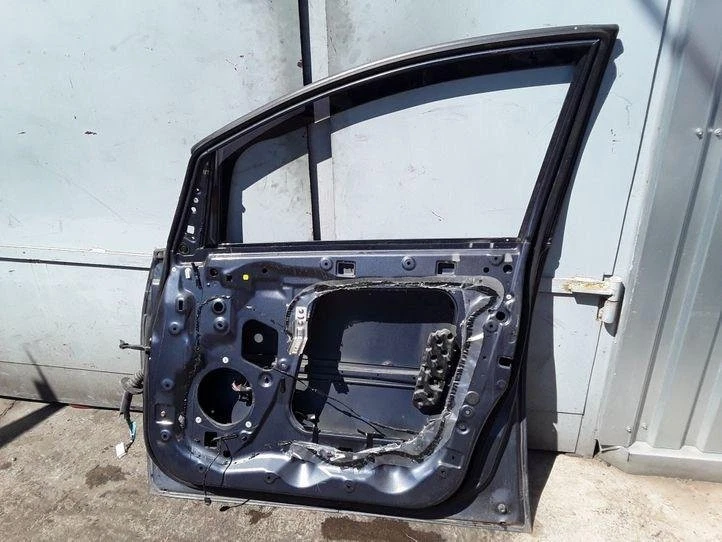 MITSUBISHI GRANDIS NAW FRONT RIGHT DOOR 2.0 DIESEL 100KW 2008 22677835 - Image 4 of 4