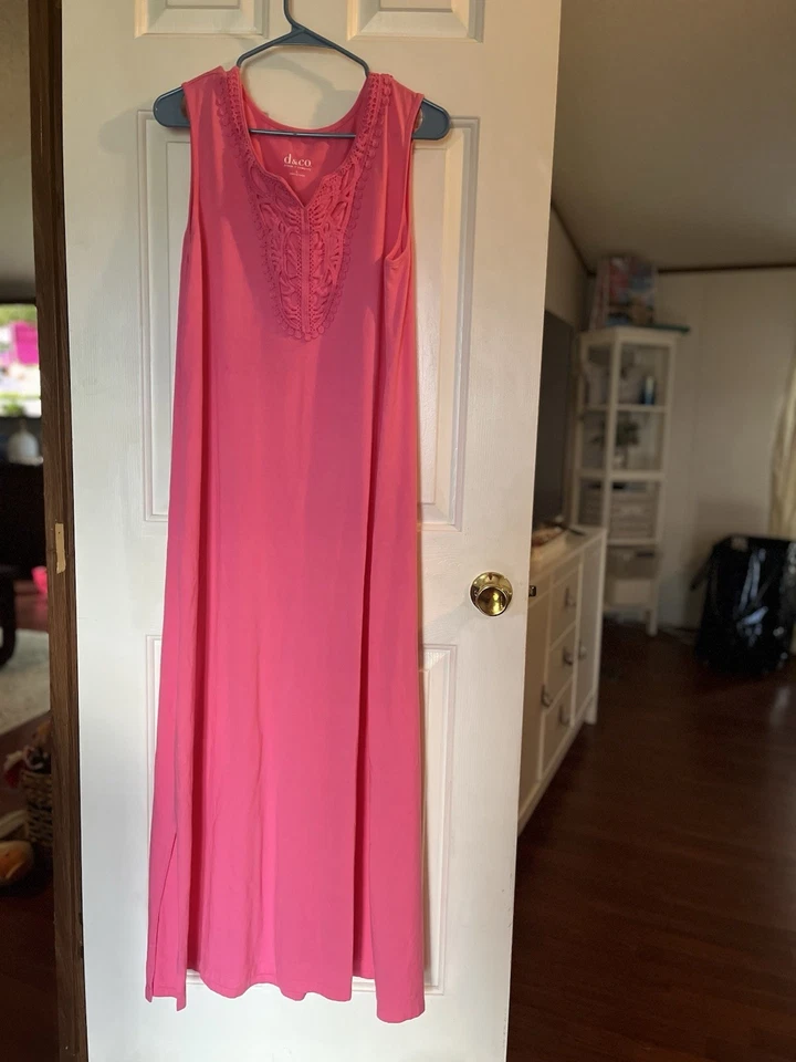 "Vestido Maxie caftán rosa Denim & Company para mujer talla grande 54"" longitud total" Foto 2 de 4