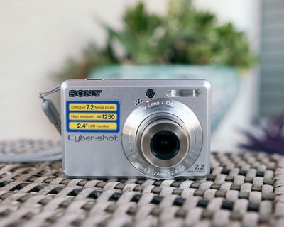 Sony Cyber-shot DSC-S730 Digital Camera | Silver | Tested & Working | Compact