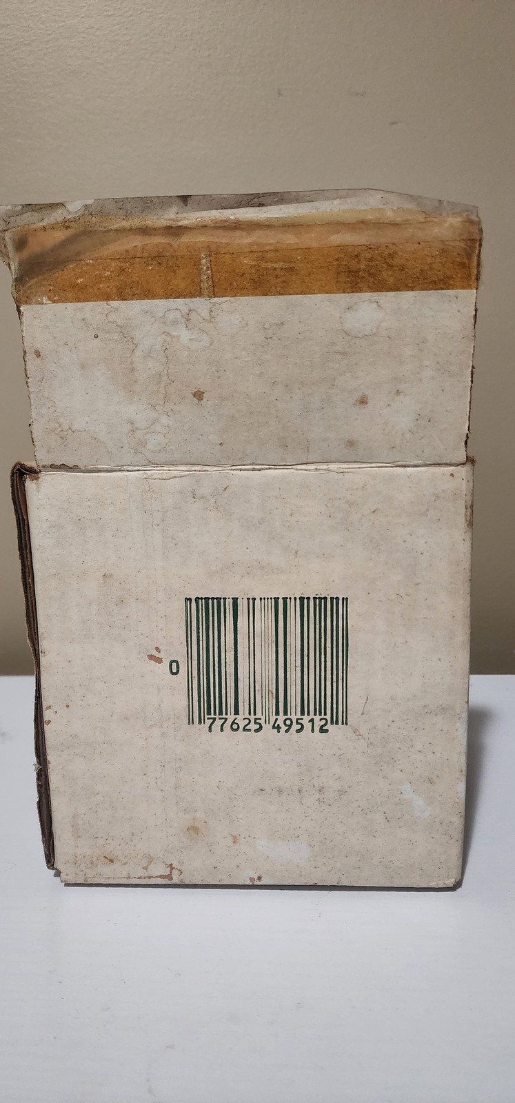 Vintage Opus Fly-Thru Bird Feeder Cedar Roof Two Station Small Birds USA Box