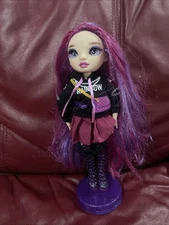 MGA Entertainment Rainbow High Emi Vanda Doll Series 3