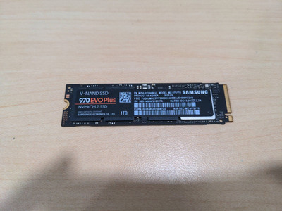 Samsung 970 EVO Plus 1TB M.2 NVMe Internal SSD MZ-V7S1T0 + Enclosure