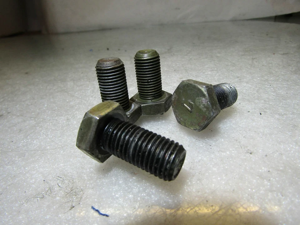 Isuzu Trooper Duty 98-02 3.0 4JX1 hombre caja de cambios doble masa volante pernos de montaje Foto 2 de 4