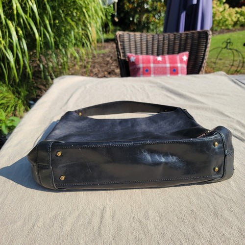 Borsa a tracolla Cole Haan Hobo con borchie in morbida pelle morbida nera - Foto 4 di 10