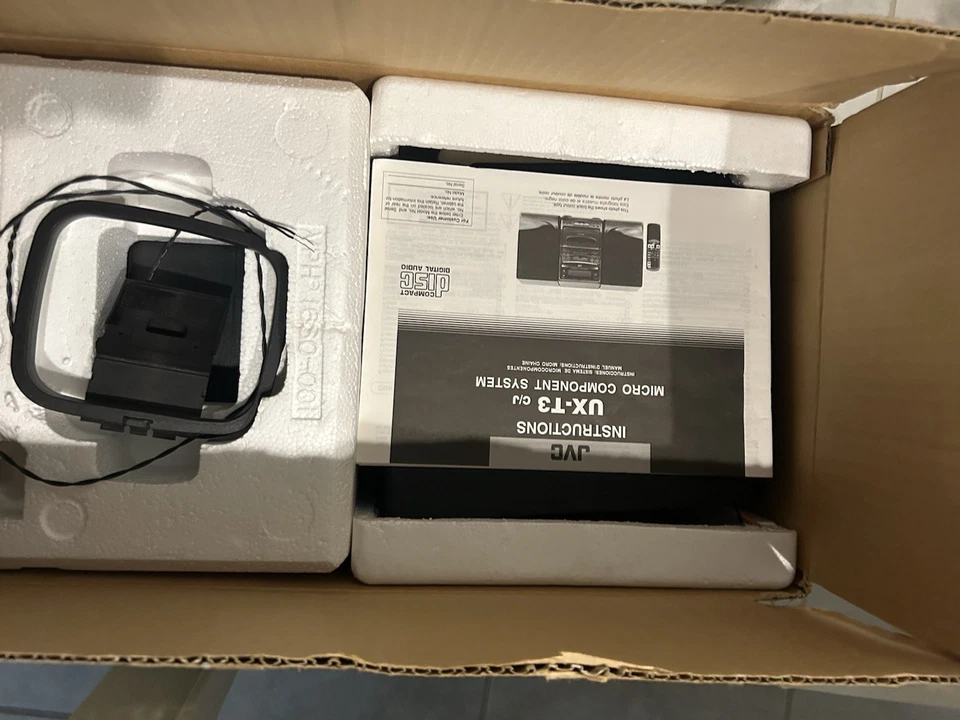 Sistema de componentes compactos JVC UX-T3BK cubierta de cinta FM/AM funciona reproductor de CD no Foto 4 de 4