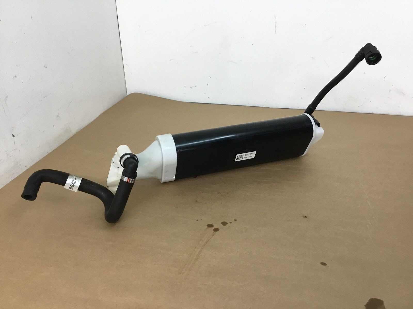 Aston Martin DB9 GT 2016 Fuel Gas Charcoal Vapor Vacuum Canister 13-16 |:Y