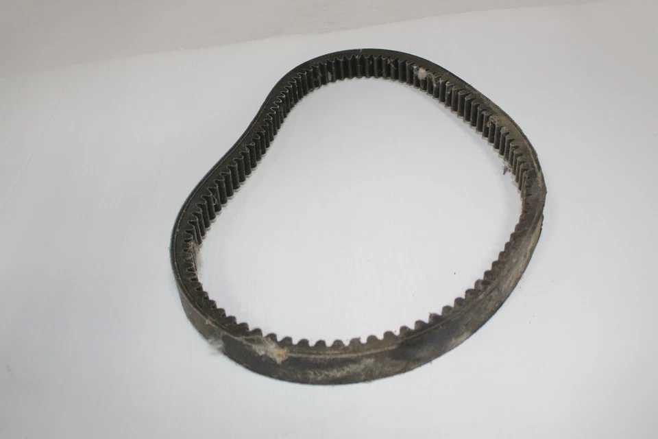 1989 YAMAHA OVATION LE OEM V-РЕМЕНЬ 820-17641-01-00 - Изображение 2 из 4