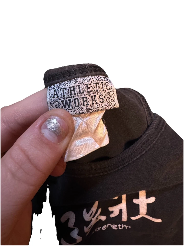 Tanque negro vintage Y2K Athletic Works fuerza de escritura asiática talla mediana elástico Foto 3 de 3