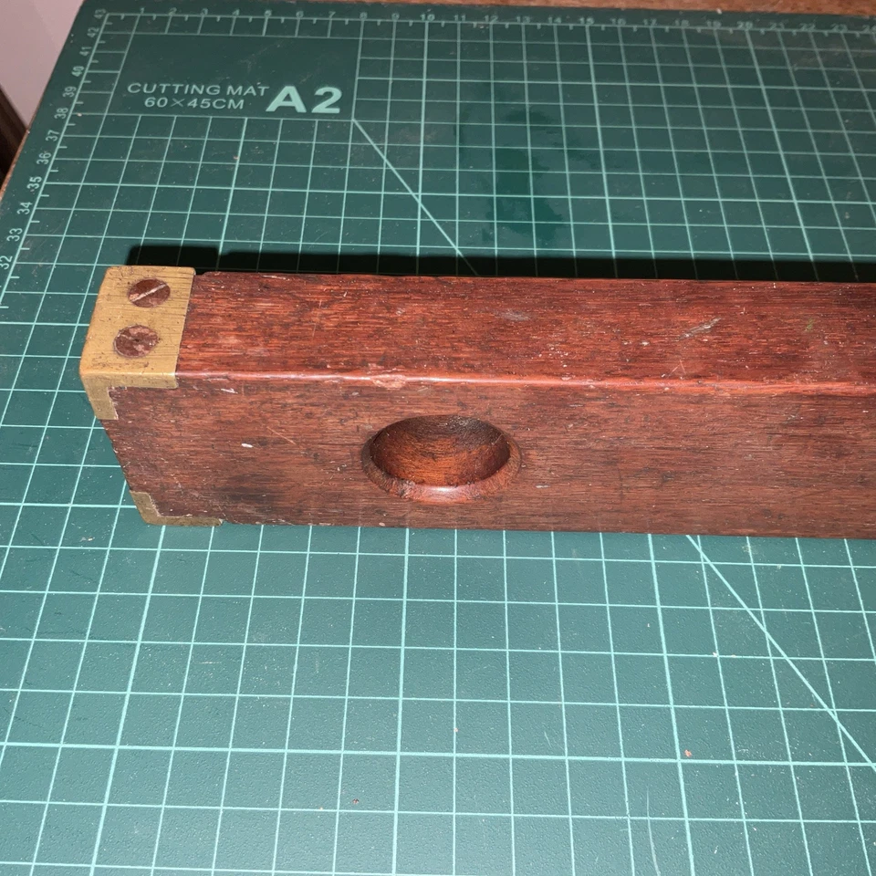 Vintage Edward Preston  no 98  mahogany and brass 18 inch Spirit Level  - Image 4 of 4
