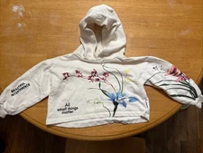 Molo Girls Crop Sweatshirt, Cream Floral decal, sz 116 (6)