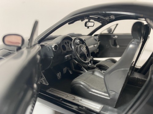 REVELL 1:18 AUDI TT COUPE Black COLLECTIBLE Car Model DISCONTINUED! - Picture 5 of 7